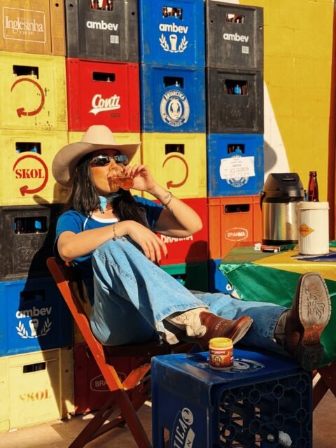A época mais esperada do ano! Junho com direito a tudo o que o Brasil gosta! 🇧🇷💛

Torcida pelo hexa , cerveja gelada, moda country no estilo e aquele cuidado que não pode faltar com o couro.
Vai torcer com estilo? Cuide das suas peças com quem entende desde 1987.

@cerasjr