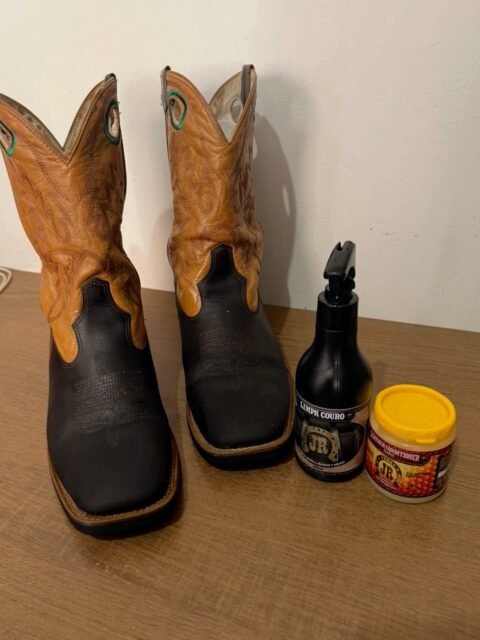 Com o Kit Ceras JR, suas peças ganham uma nova aparência, com mais brilho, hidratação e valorização de suas características naturais.
Garanta seu Kit Ceras JR e transforme o cuidado em parte da sua rotina.
Clique no link da Bio ! 🛒💛